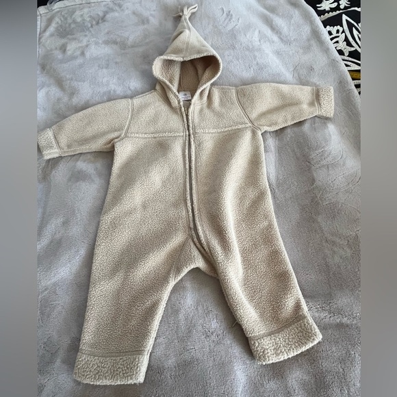 Hanna Andersson Fleece Onesie with Hood in size 70 6-12 months Soft Neutral - Picture 1 of 10